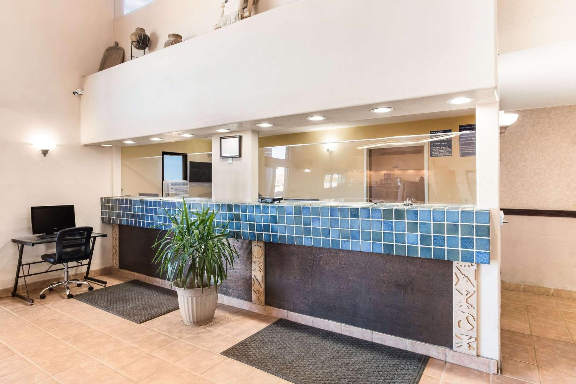 Rodeway Inn Gallup Εξωτερικό φωτογραφία