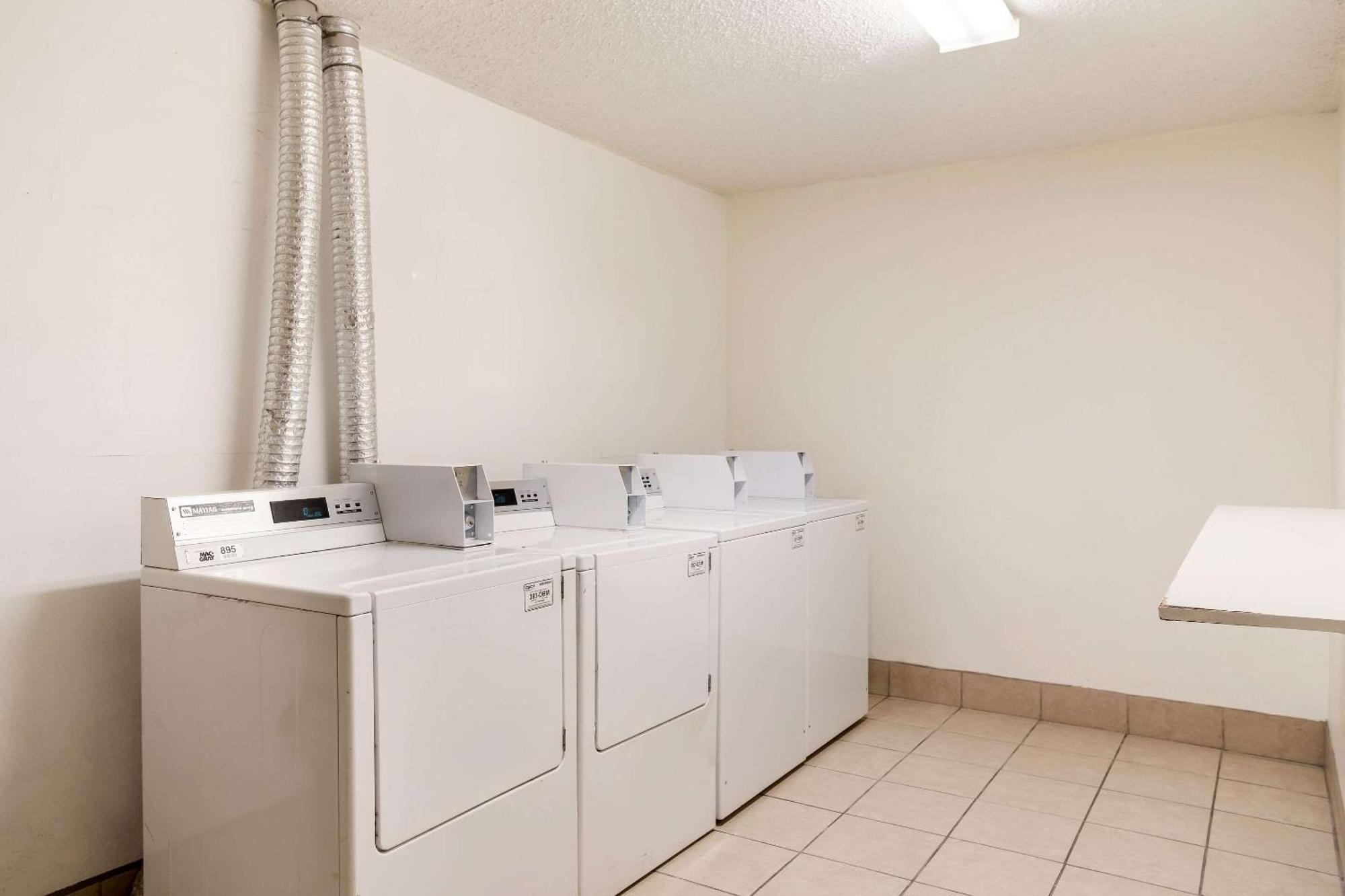Rodeway Inn Gallup Εξωτερικό φωτογραφία